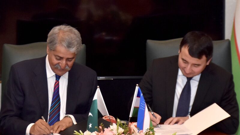 Naveed Qamar signs 9 MoU with Uzbek Deputy PM