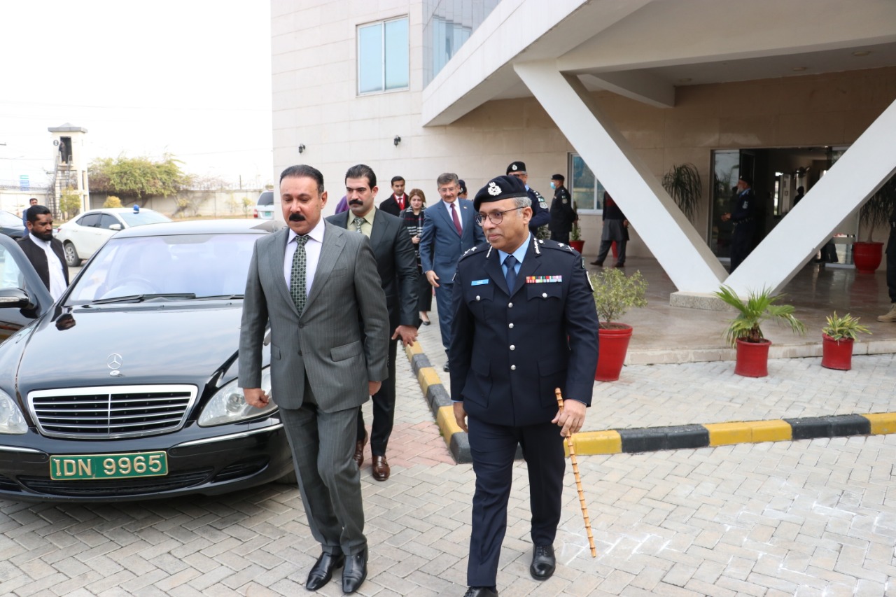 Lieutenant General Abdul Khaliq Badri, Chief of Police of the Republic of Iraq visited the Central Police Office Islamabad.