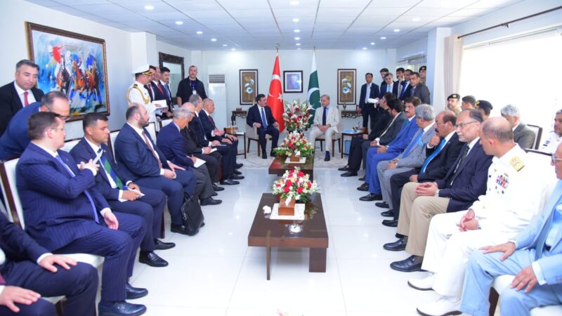 PRIME MINISTER ALONG-SIDE TURKISH VICE PRESIDENT JOINTLY LAUNCH PNS TARIQ IN KARACHI.