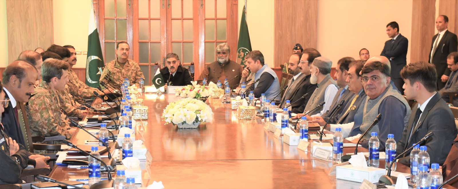 Caretaker Prime Minister, Anwaar-ul-Haq Kakar along with General Syed Asim Munir, (COAS) visited Quetta and attended meeting of the Provincial Apex Committee.
