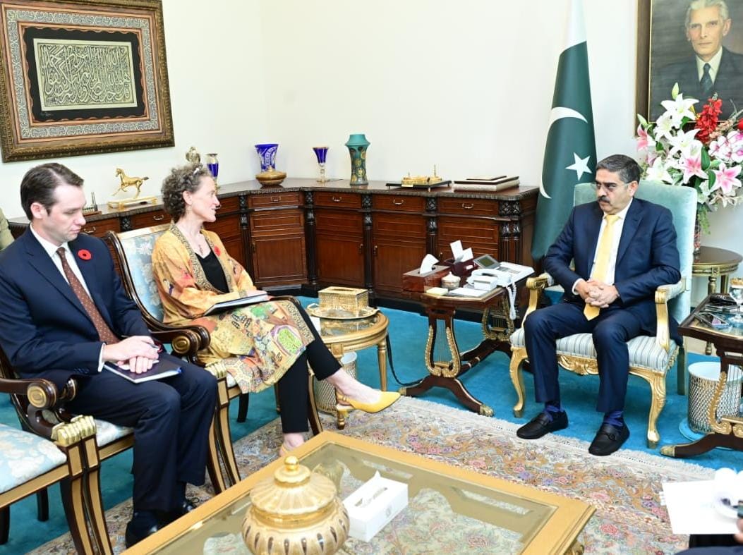 Canadian High Commissioner Calls on the Prime Minister.