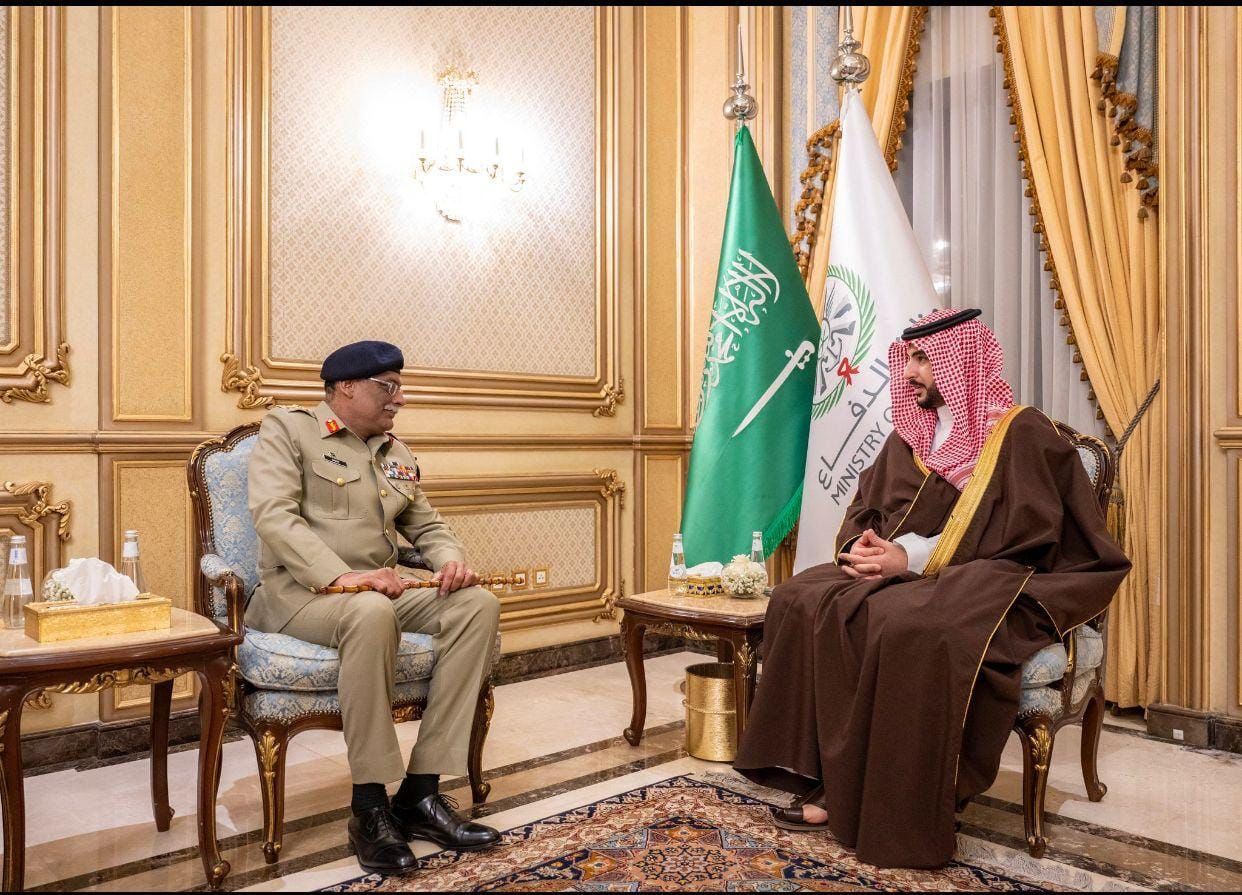 Chairman (JCSC) General Sahir Shamshad Mirza called on HRH Prince Khalid Bin Salman Bin Abdulaziz Al-Saud in KSA.