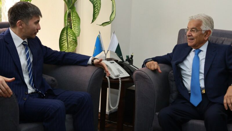 H.E Mr. Yerzhan Kistafin, Ambassador of the Republic of Kazakhstan called on Minister for Defence Asif.