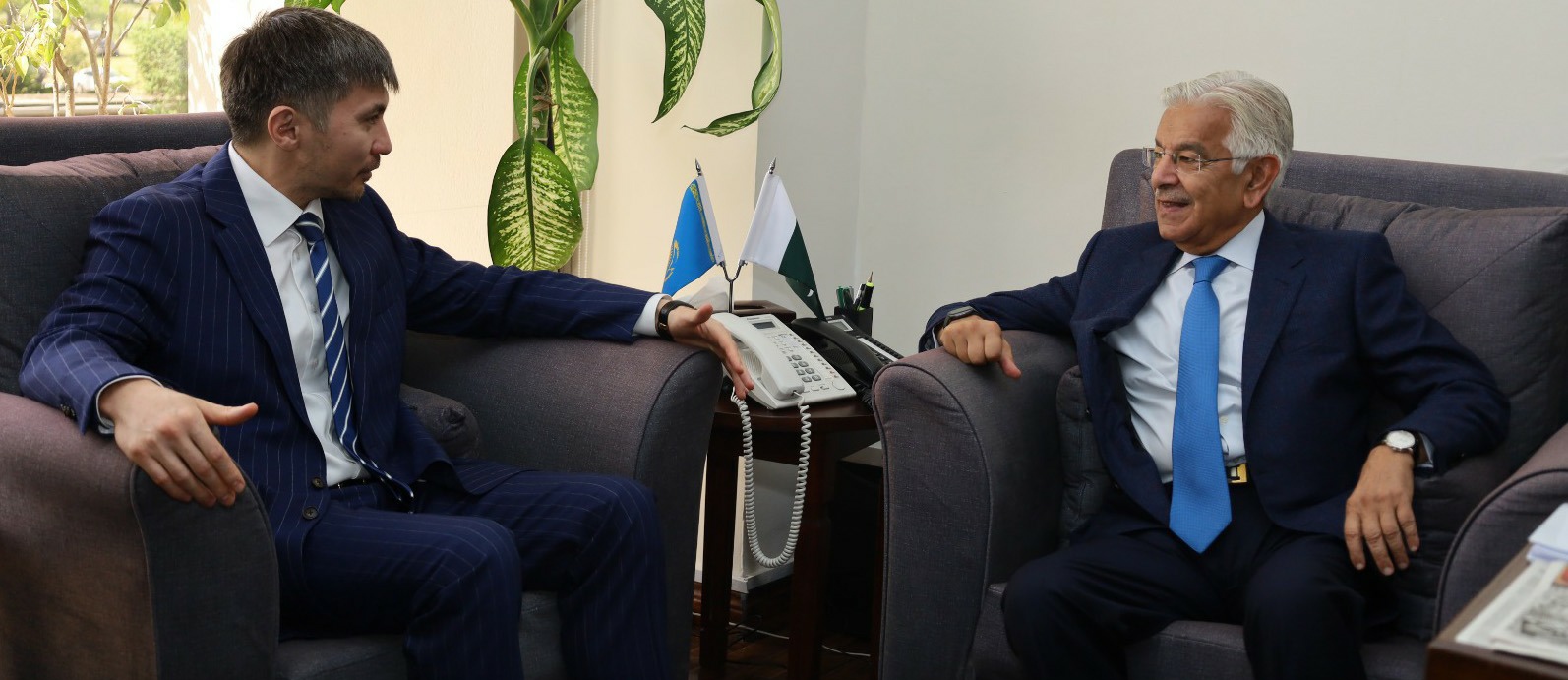 H.E Mr. Yerzhan Kistafin, Ambassador of the Republic of Kazakhstan called on Minister for Defence Asif.