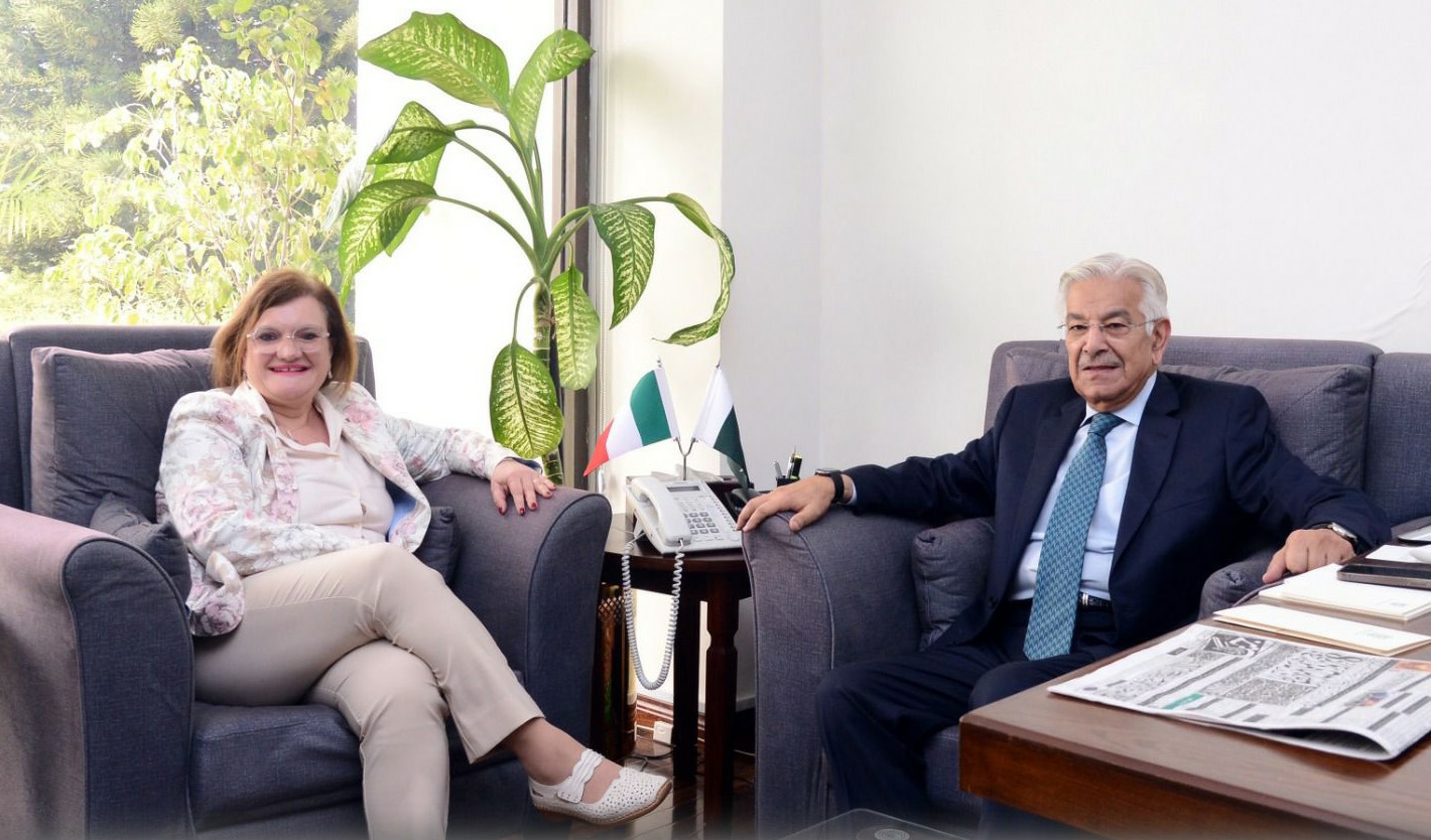 Italian Ambassador Calls on Minister for Defence and Defence Production