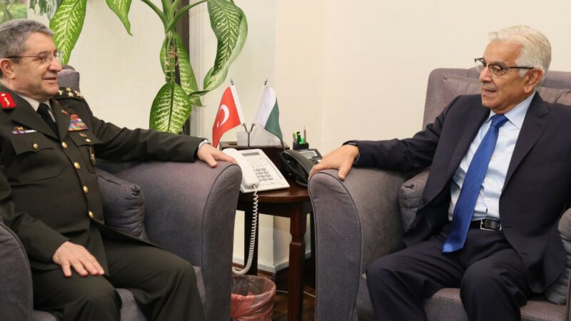 H.E. General Selcuk Bayraktaroglu, Commander of Turkish Land Forces called on Federal Minister Khawaja Asif