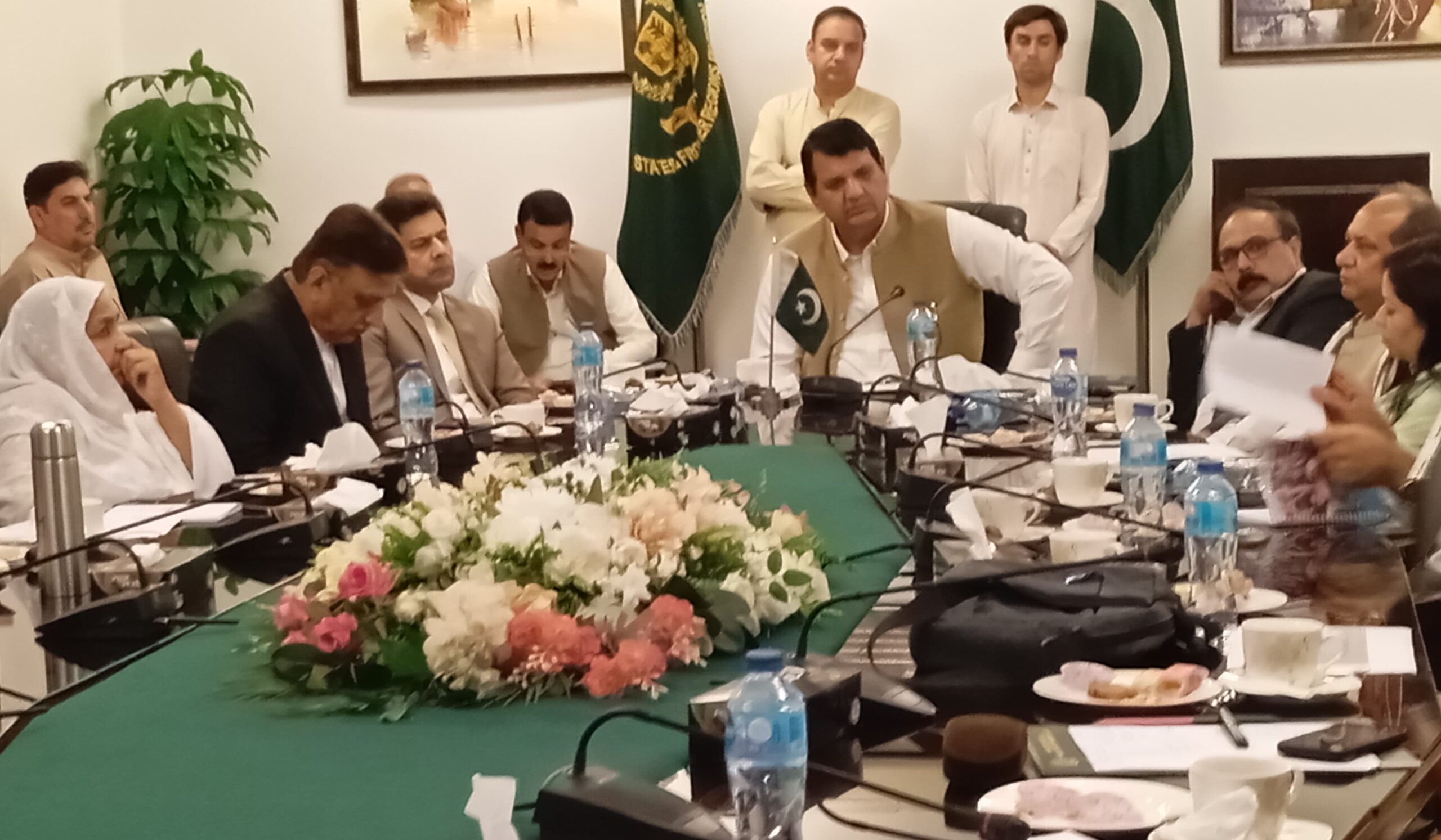Federal Minister Engr Amir Muqam held meeting with representatives of (NGOs)  working for the welfare of Afghan Refugees.