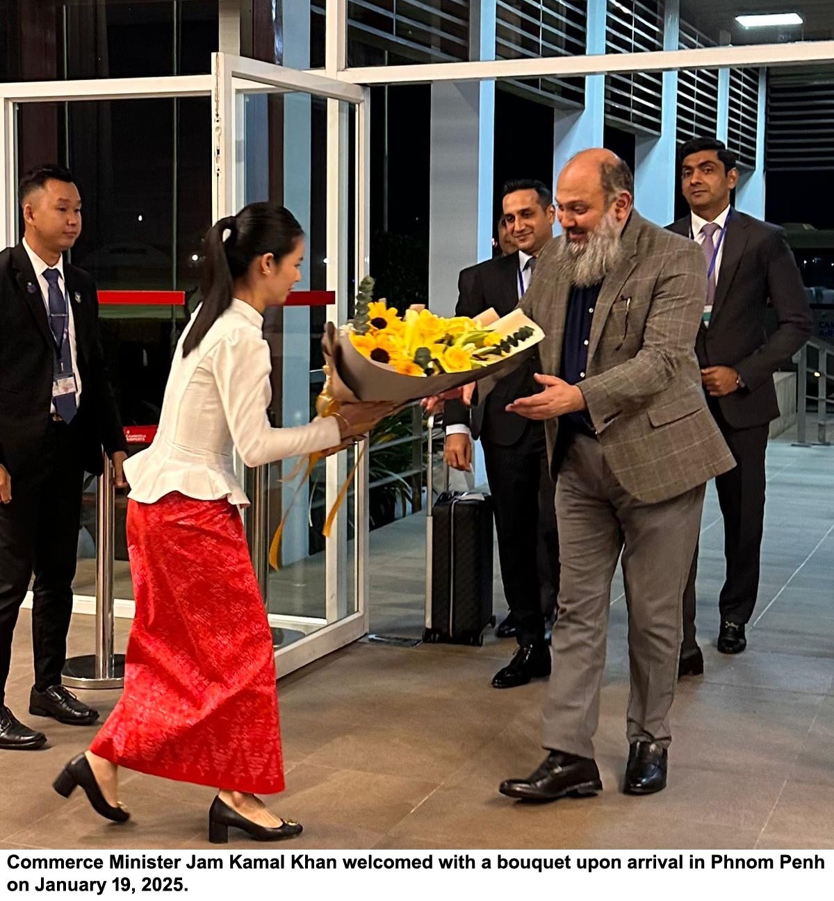 Jam Kamal Khan Arrives in Phnom Penh for Key Trade Talks.