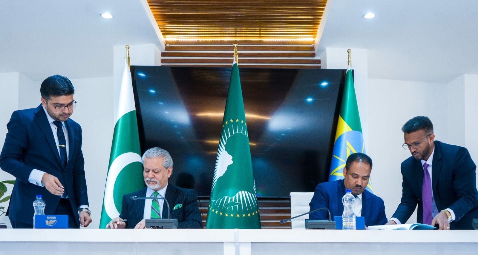 𝐄𝐭𝐡𝐢𝐨𝐩𝐢𝐚, 𝐏𝐚𝐤𝐢𝐬𝐭𝐚𝐧 𝐒𝐢𝐠𝐧 𝐌𝐨𝐔 𝐭𝐨 𝐇𝐨𝐥𝐝 𝐏𝐨𝐥𝐢𝐭𝐢𝐜𝐚𝐥 𝐂𝐨𝐧𝐬𝐮𝐥𝐭𝐚𝐭𝐢𝐨𝐧