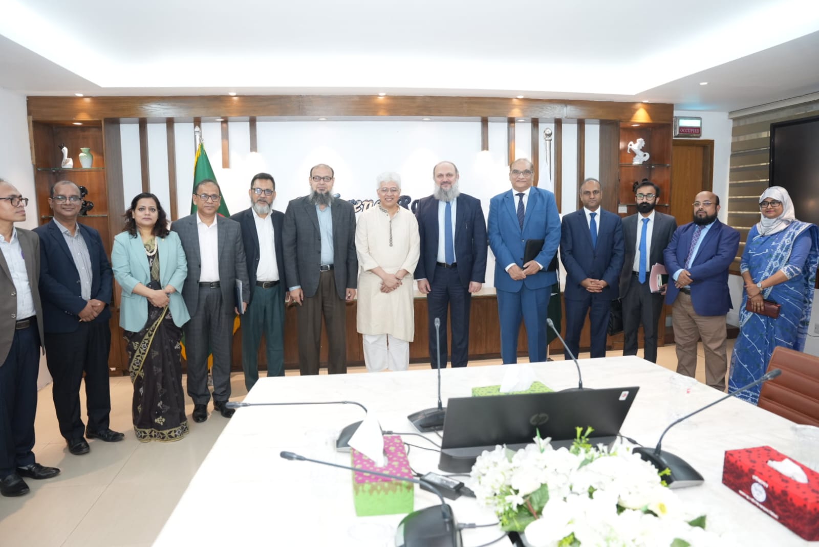 Pakistan’s Minister for Commerce Meets Bangladesh’s Adviser for Industries to Strengthen Bilateral Cooperation.