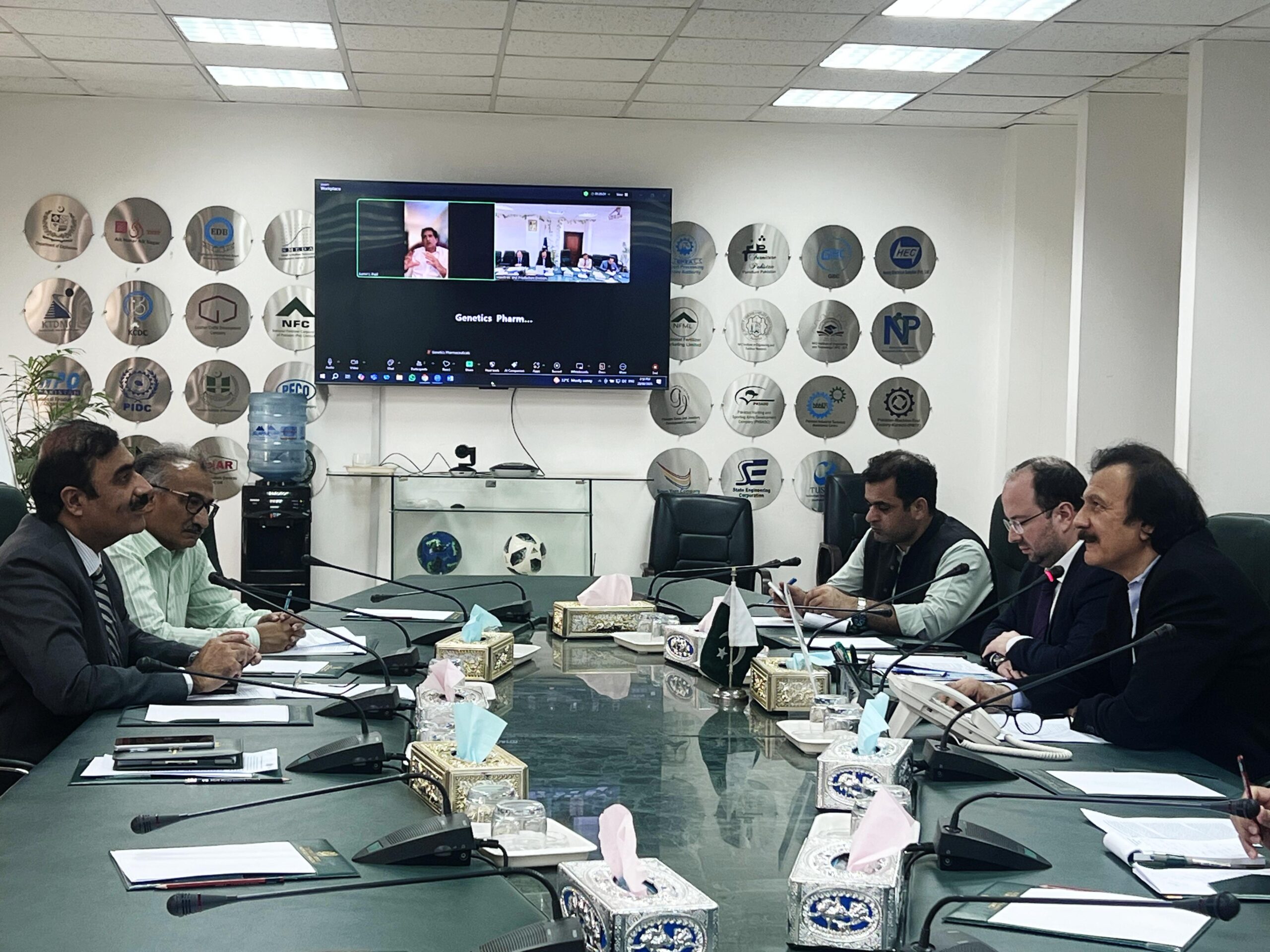 SAPM Haroon Akhtar Khan Chairs High-Level Meeting with DRAP on Insulin Production Collaboration with Russia