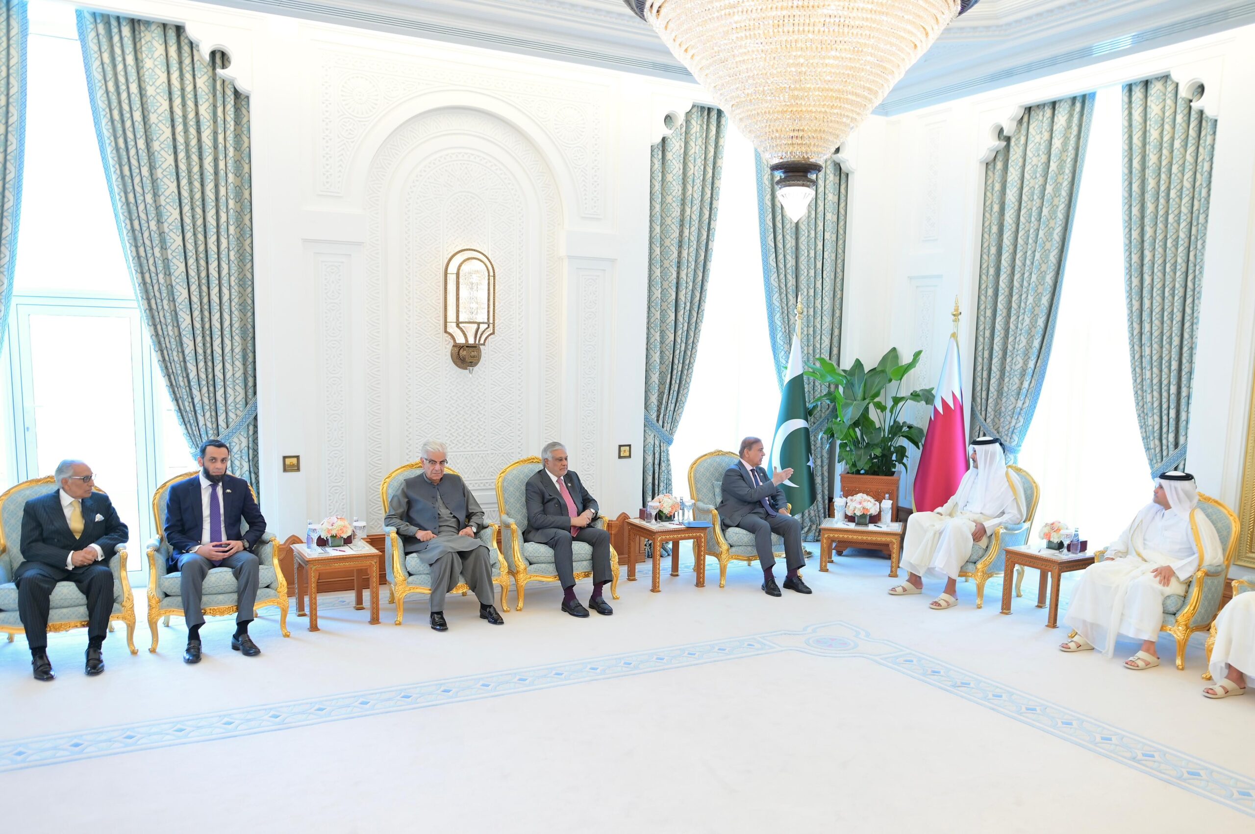 PM Shehbaz Sharif Undertakes Solidarity Visit to Qatar Following Israeli Attack on Doha