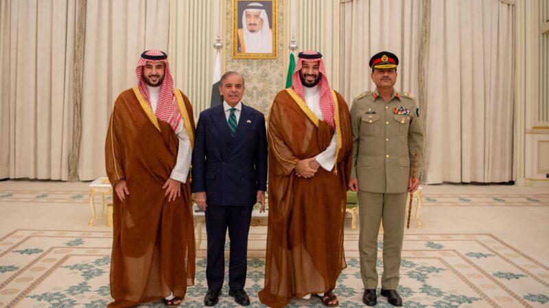 Pakistan and Saudi Arabia Sign Strategic Mutual Defense Agreement