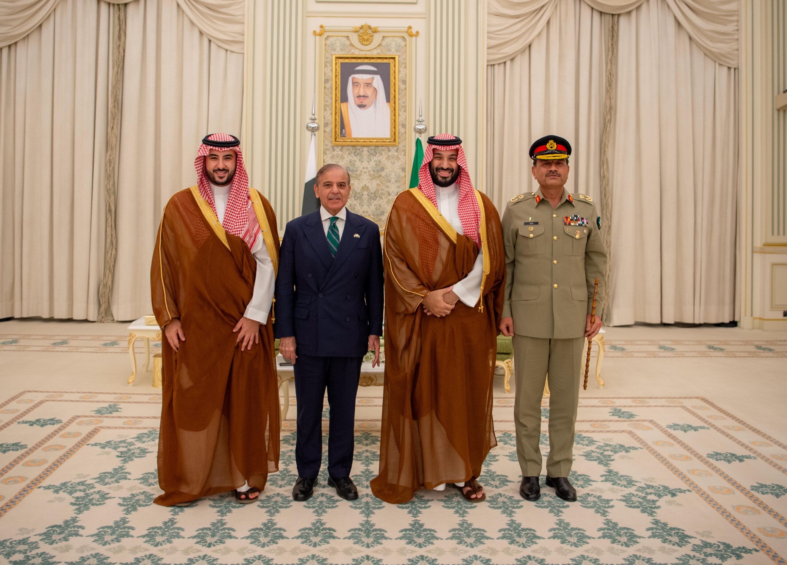 Pakistan and Saudi Arabia Sign Strategic Mutual Defense Agreement