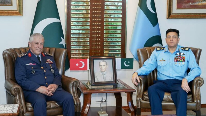 TURKISH DEFENCE DELEGATION VISITS AIR HEADQUARTERS.