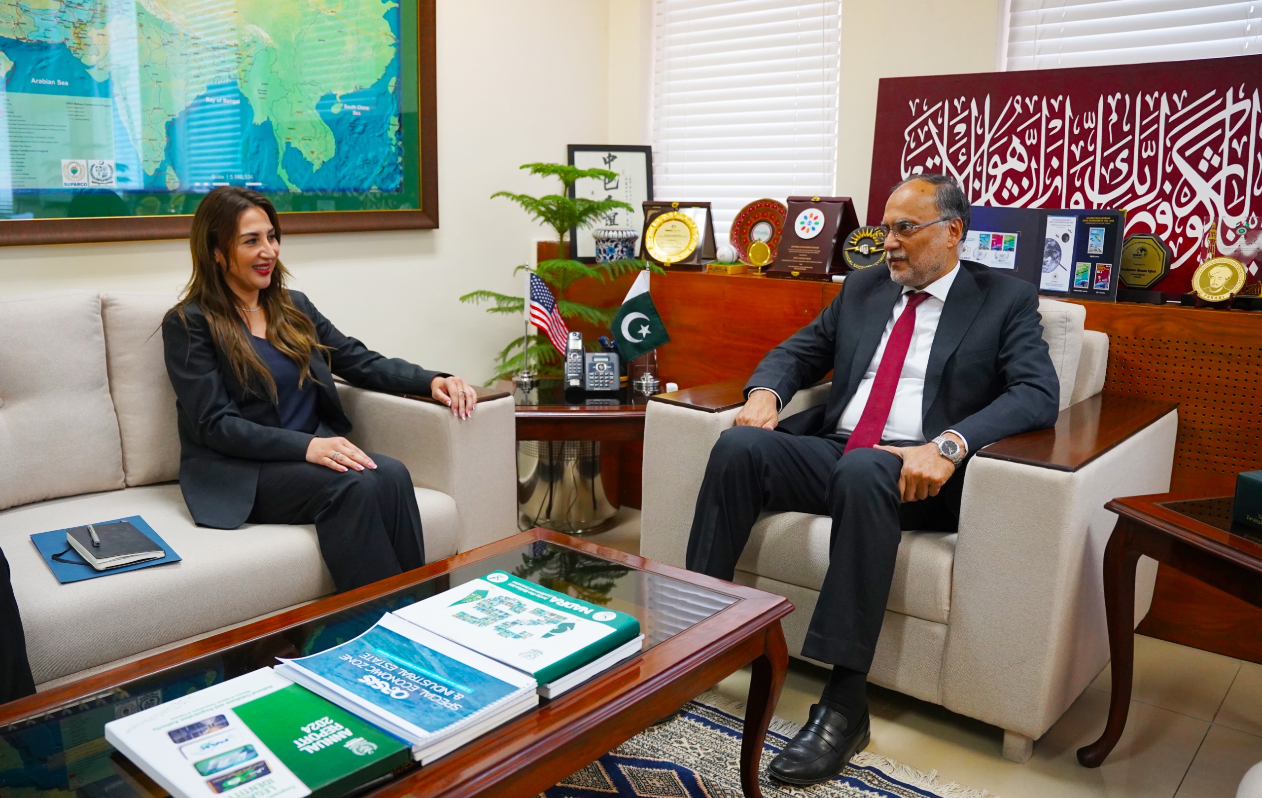 Planning minister, US envoy discuss ways to deepen bilateral cooperation