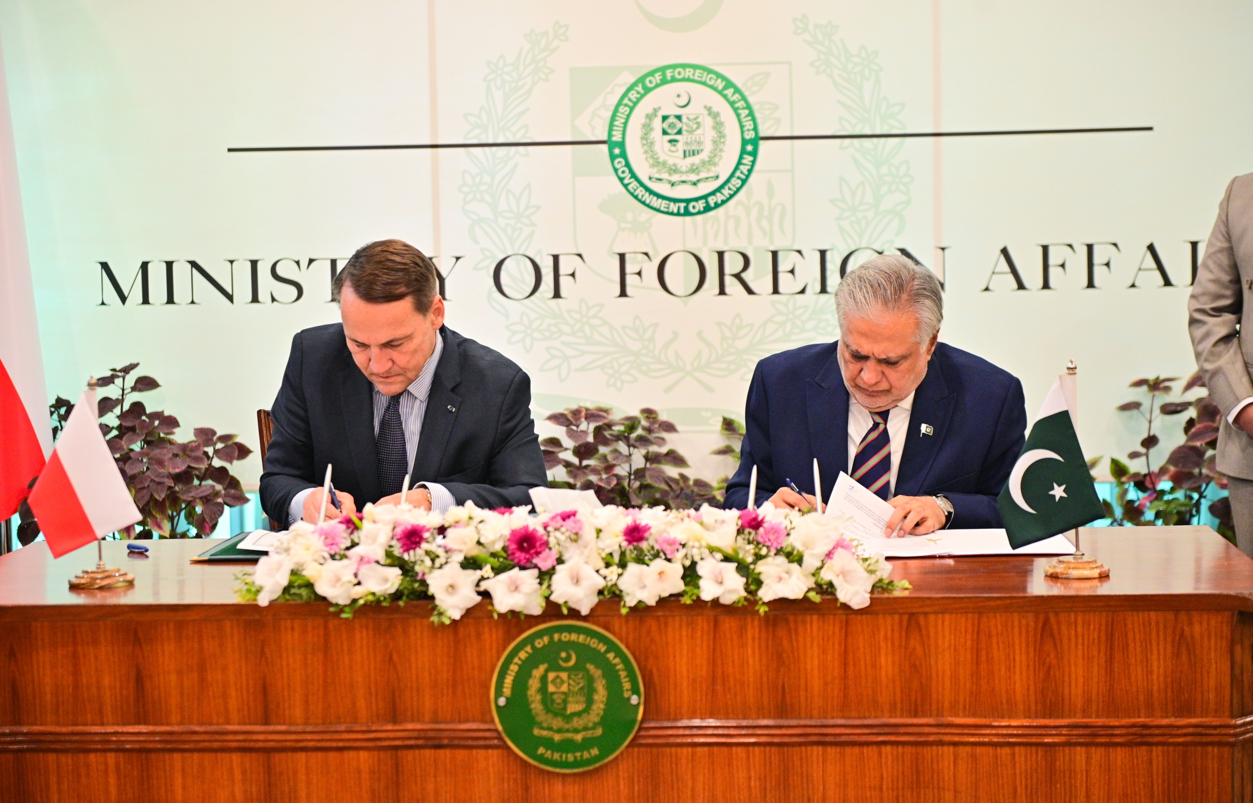 Pakistan, Poland Pledge to Deepen Partnership Across Trade, Energy, and Technology Sectors