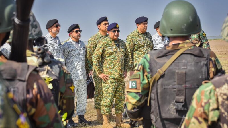 Admiral Naveed Ashraf Reviews Naval Readiness in Creeks Area; Pakistan Navy Inducts Advanced Hovercraft Fleet