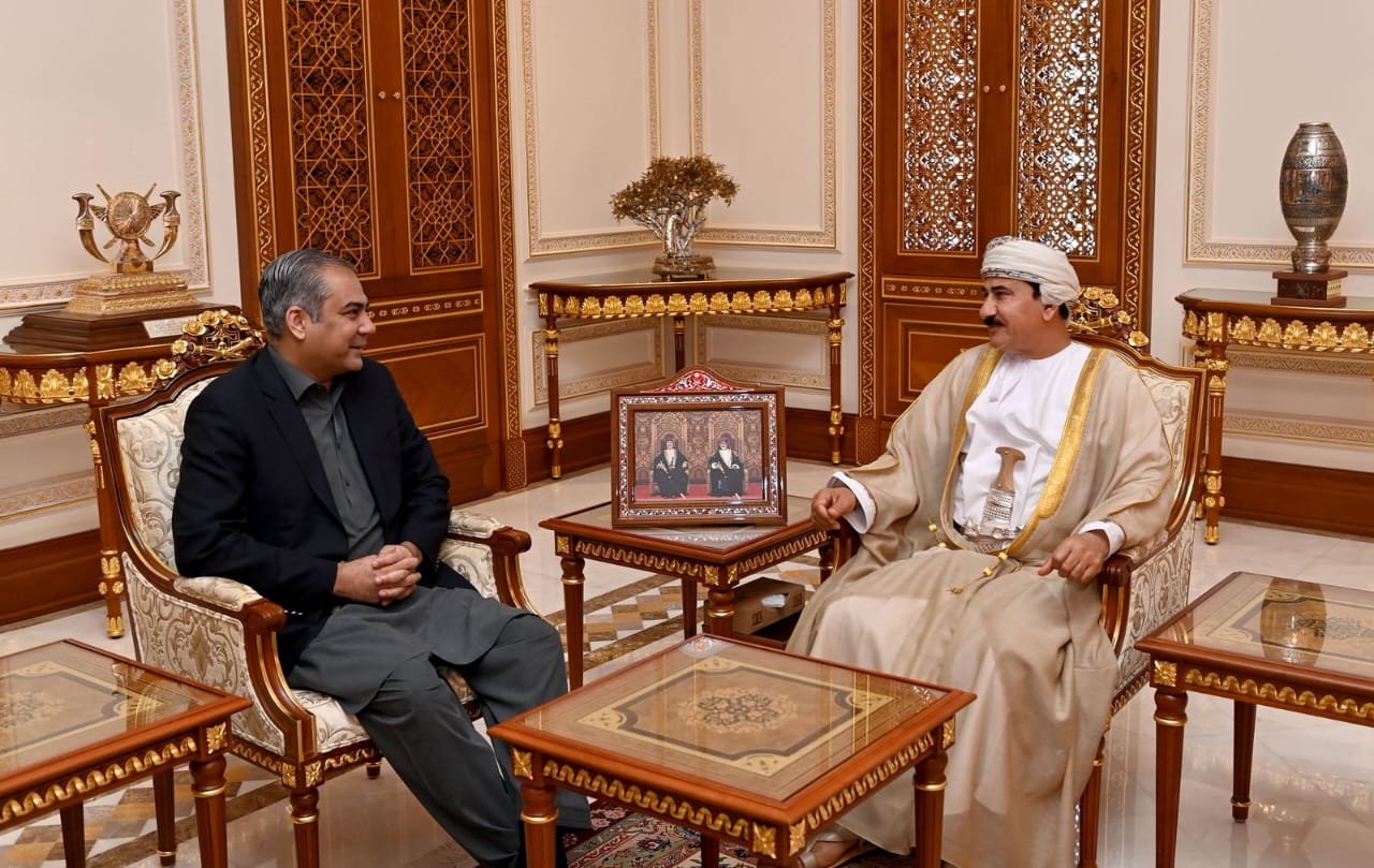 Federal Minister for Interior Mohsin Naqvi Meets with Oman’s Royal Minister General Sultan bin Mohammed Al Nu’amani.