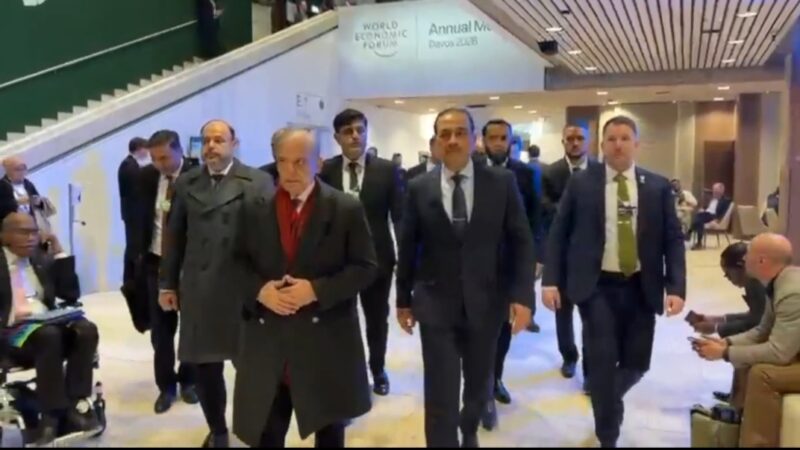 “PM and CDF Hold Friendly, Informal Talks with Global Leaders”