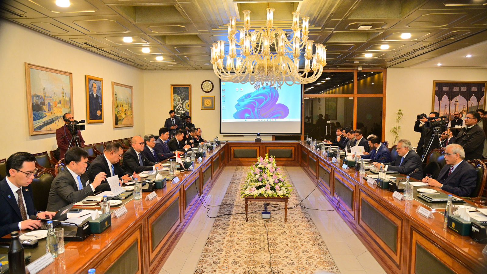 Pakistan, Indonesia Strengthen Economic and Investment Ties