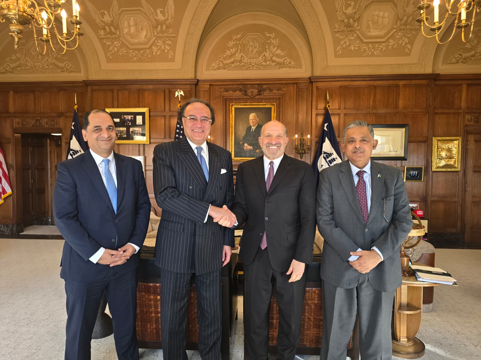 Finance Minister Advances Economic Cooperation with US Commerce Secretary