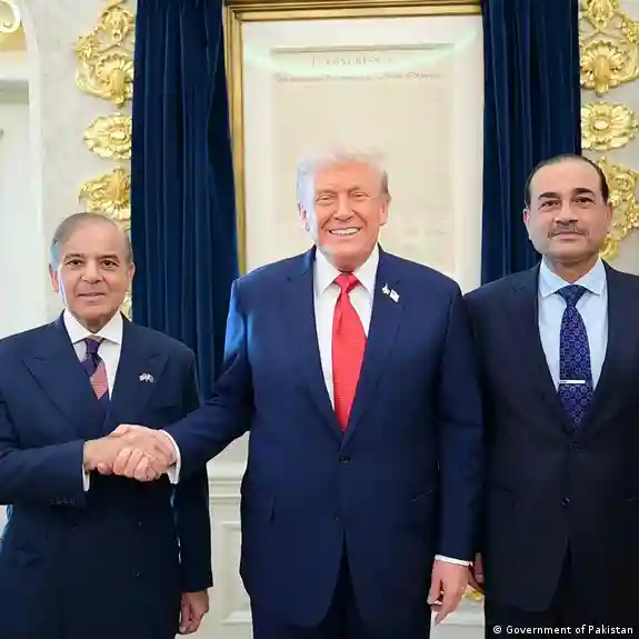 Pakistan Takes Lead in U.S.–Iran Peace Push
