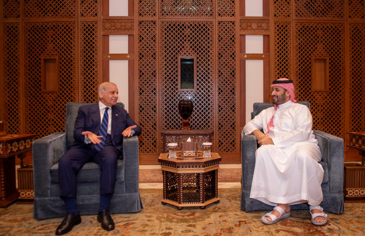 Shehbaz Sharif Expresses Pakistan’s Full Solidarity with Saudi Arabia in Challenging Times