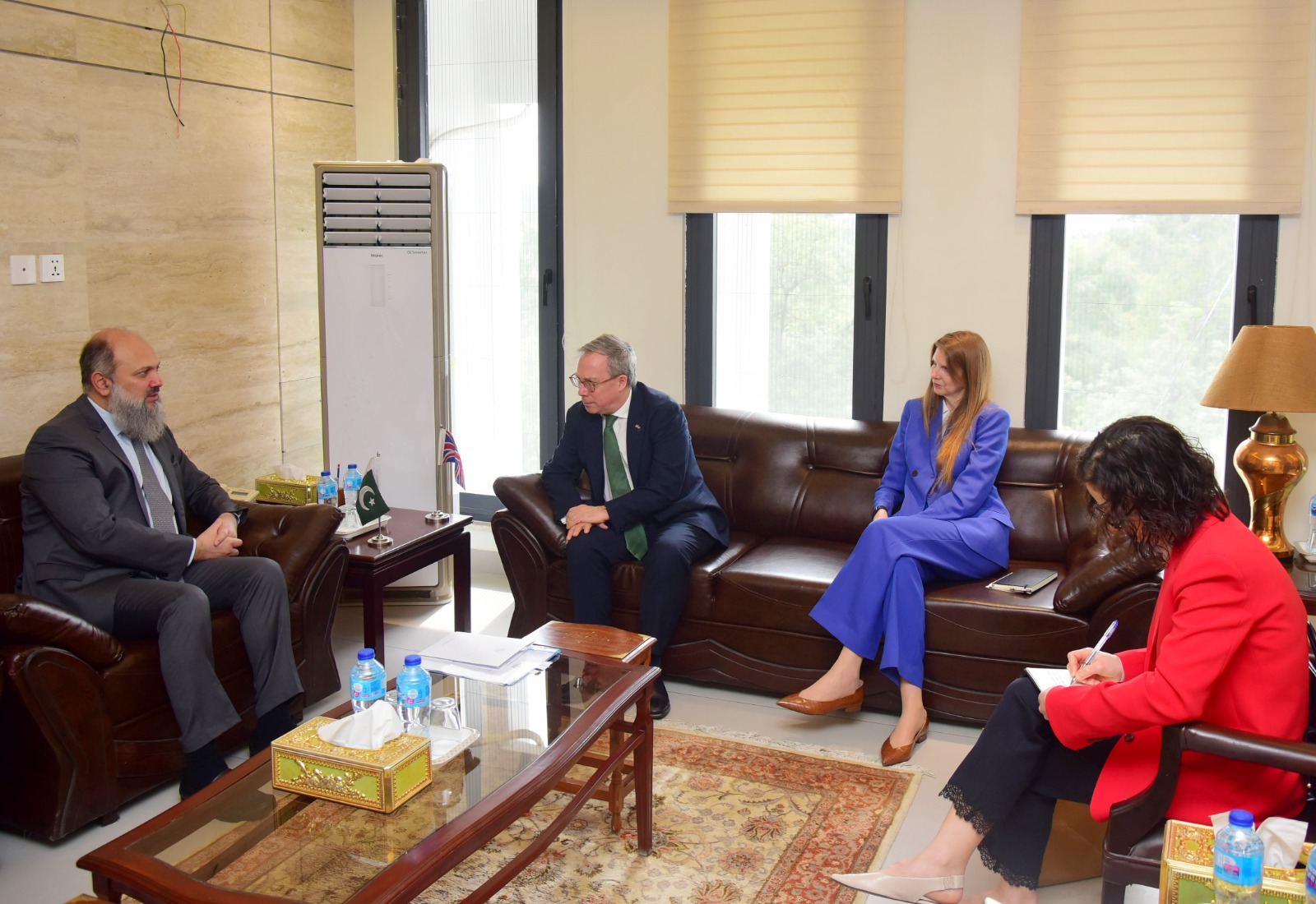 Pakistan–UK High-Level Meeting Focuses on Trade and Regional Stability