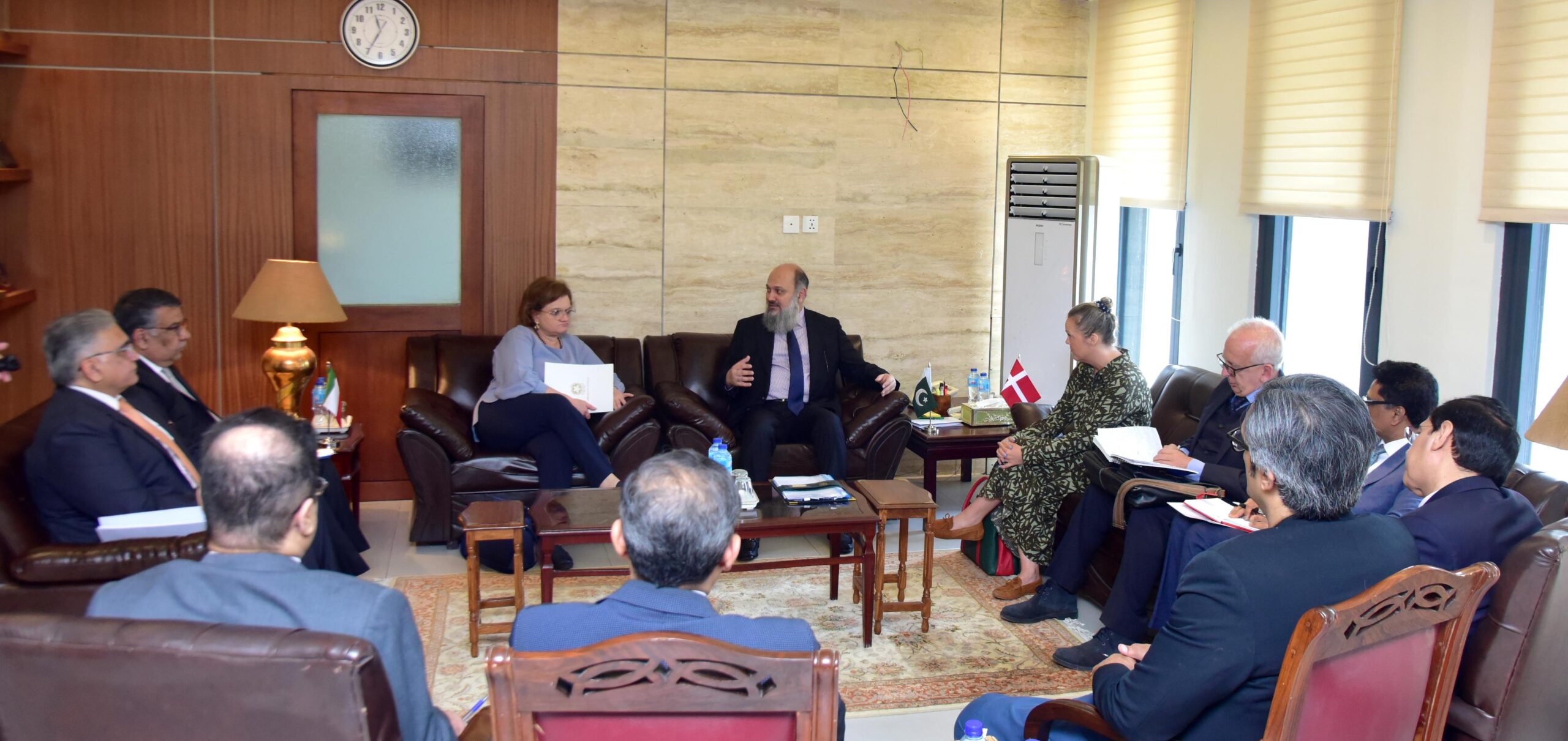 Pakistan, Italy, Denmark Agree to Strengthen Trade and Investment Cooperation