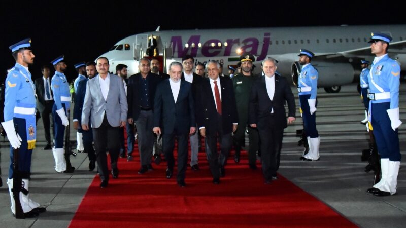 Iranian FM Touches Down in Pakistan Ahead of Upcoming US Discussions