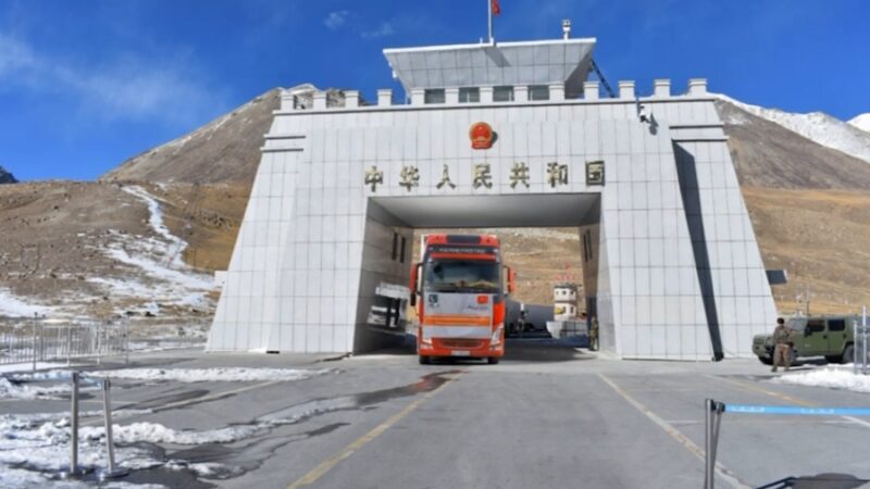 Kyrgyz Transit Truck Reaches Pakistan via Sost, Bypassing Afghanistan