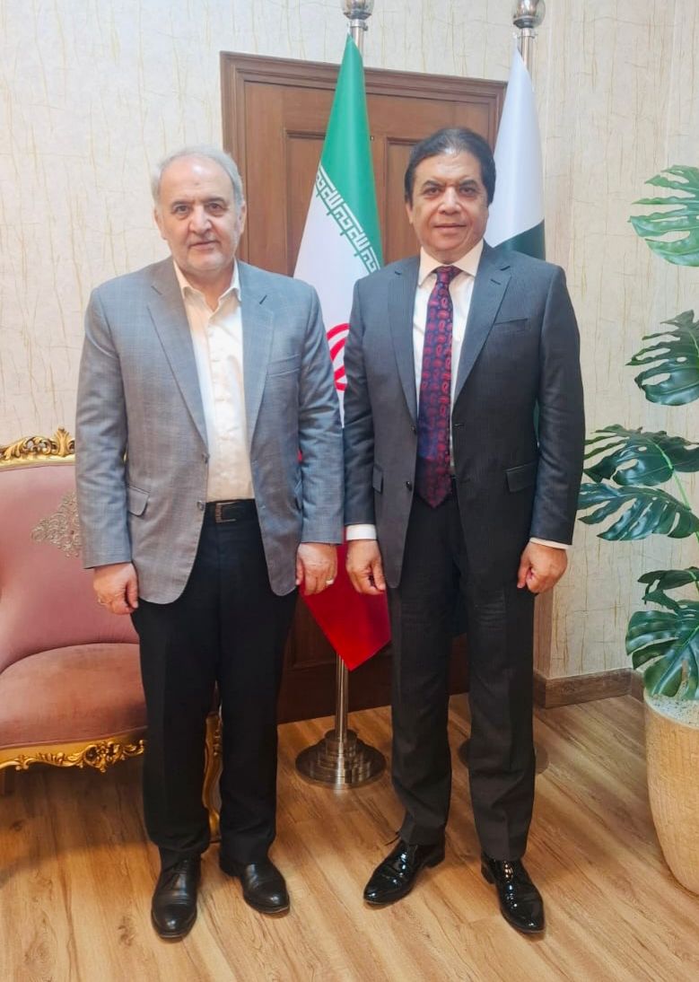 Pakistan, Iran Discuss Railway Cooperation and Regional Peace