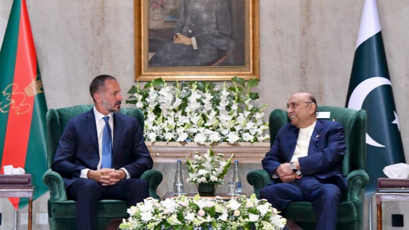 President Asif Ali Zardari receives Prince Rahim Aga Khan V