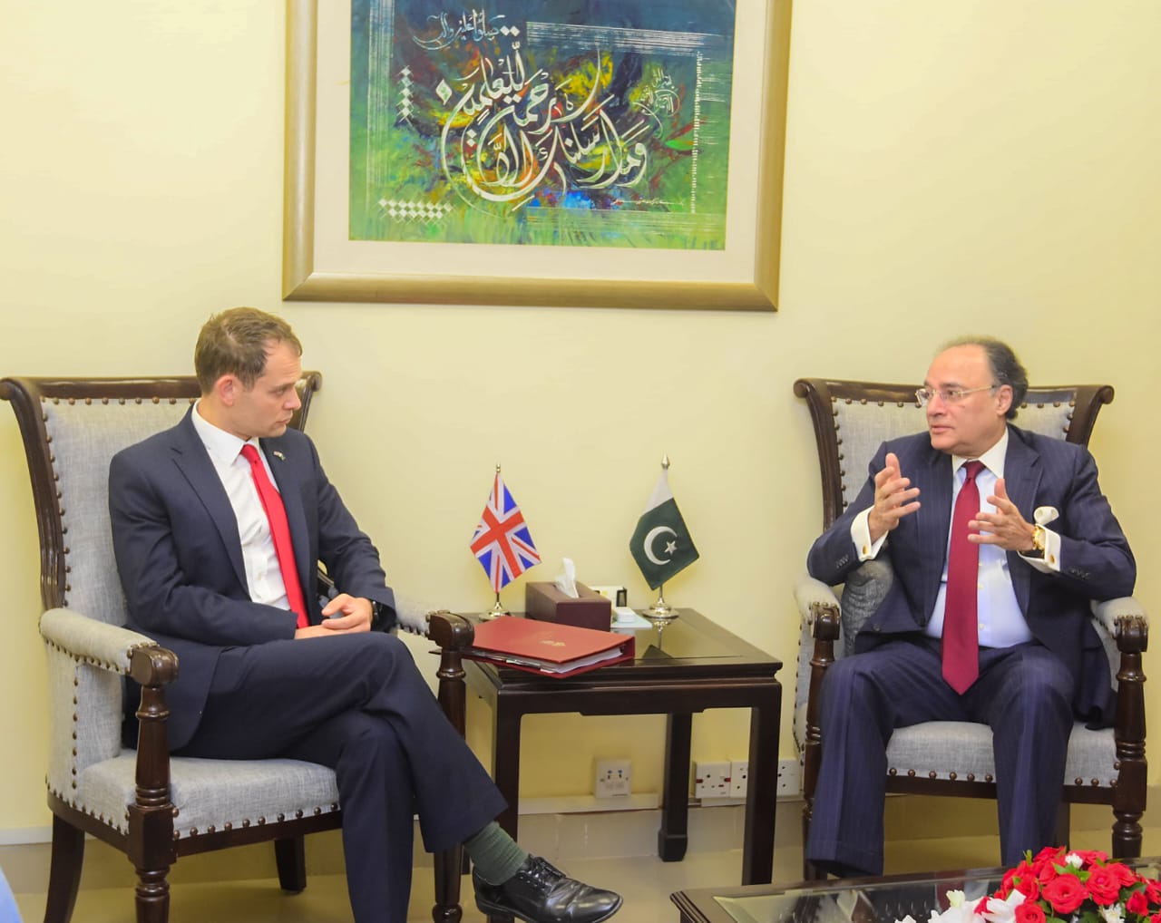 Finance Minister, UK Minister Discuss Regional Developments, Economic Outlook and Pakistan’s Reform Agenda