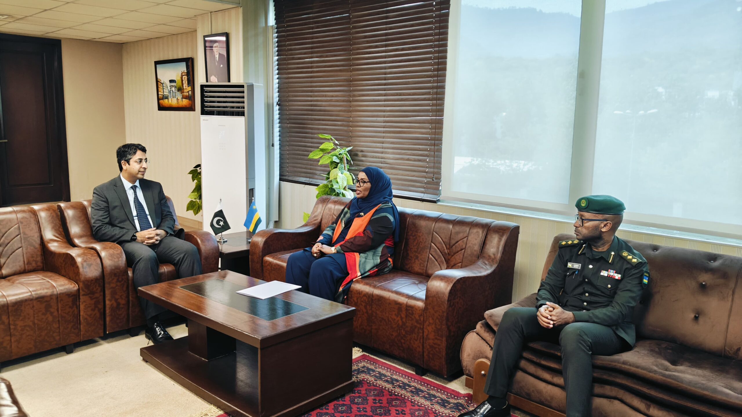 Pakistan–Rwanda discuss strengthening economic and trade cooperation