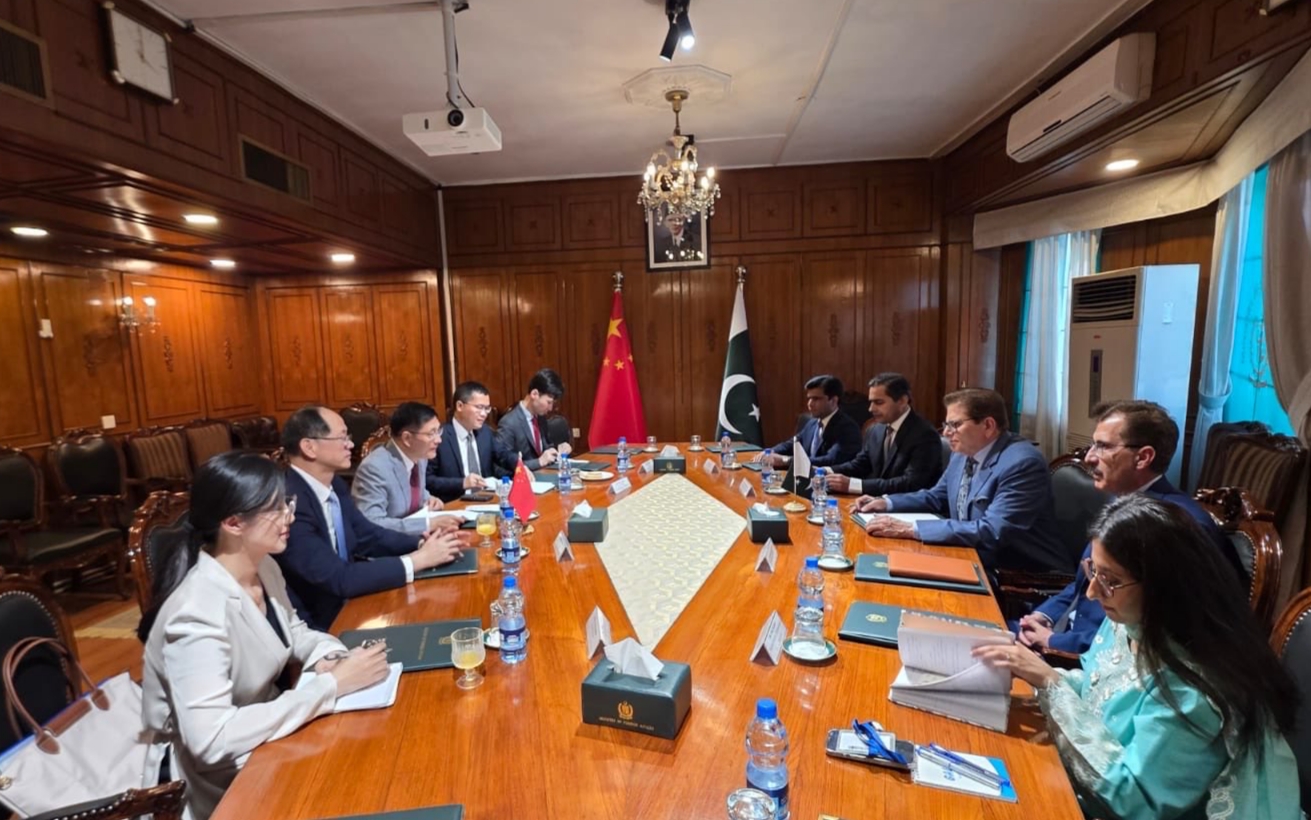 Chinese Envoy, Pakistani Counterpart Discuss Regional Security and Urumqi Process in Islamabad