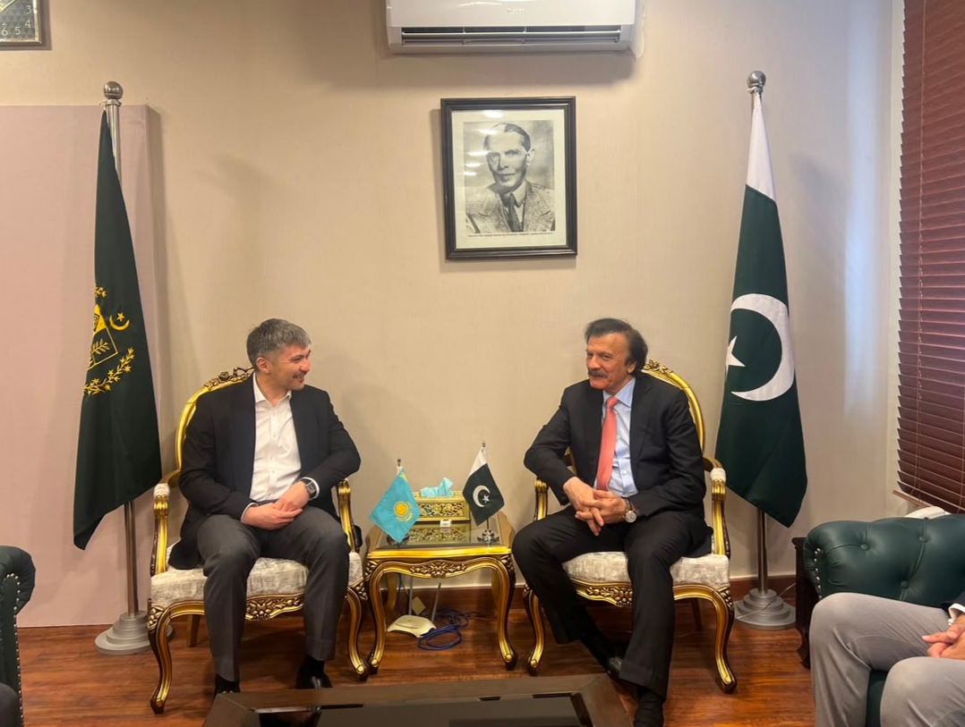SAPM Haroon Akhtar Khan Meets Ambassador of Kazakhstan to Strengthen Bilateral Economic and Industrial Cooperation