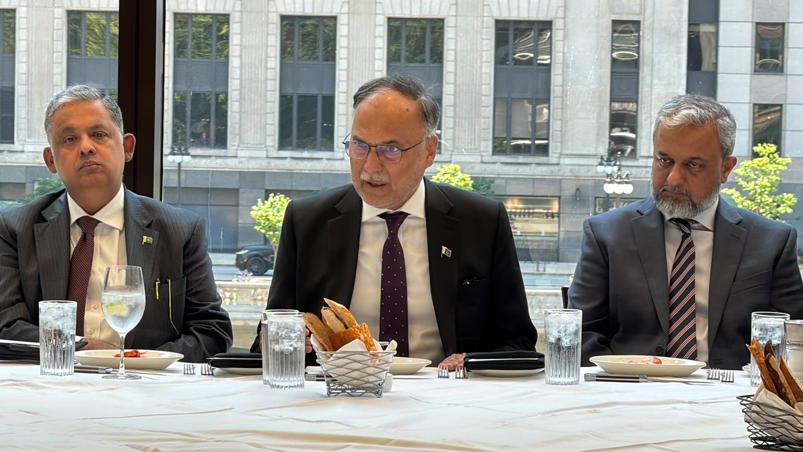 Ahsan Iqbal Invites Pakistani-American Business Community in Chicago to Partner in Pakistan’s Economic Transformation.