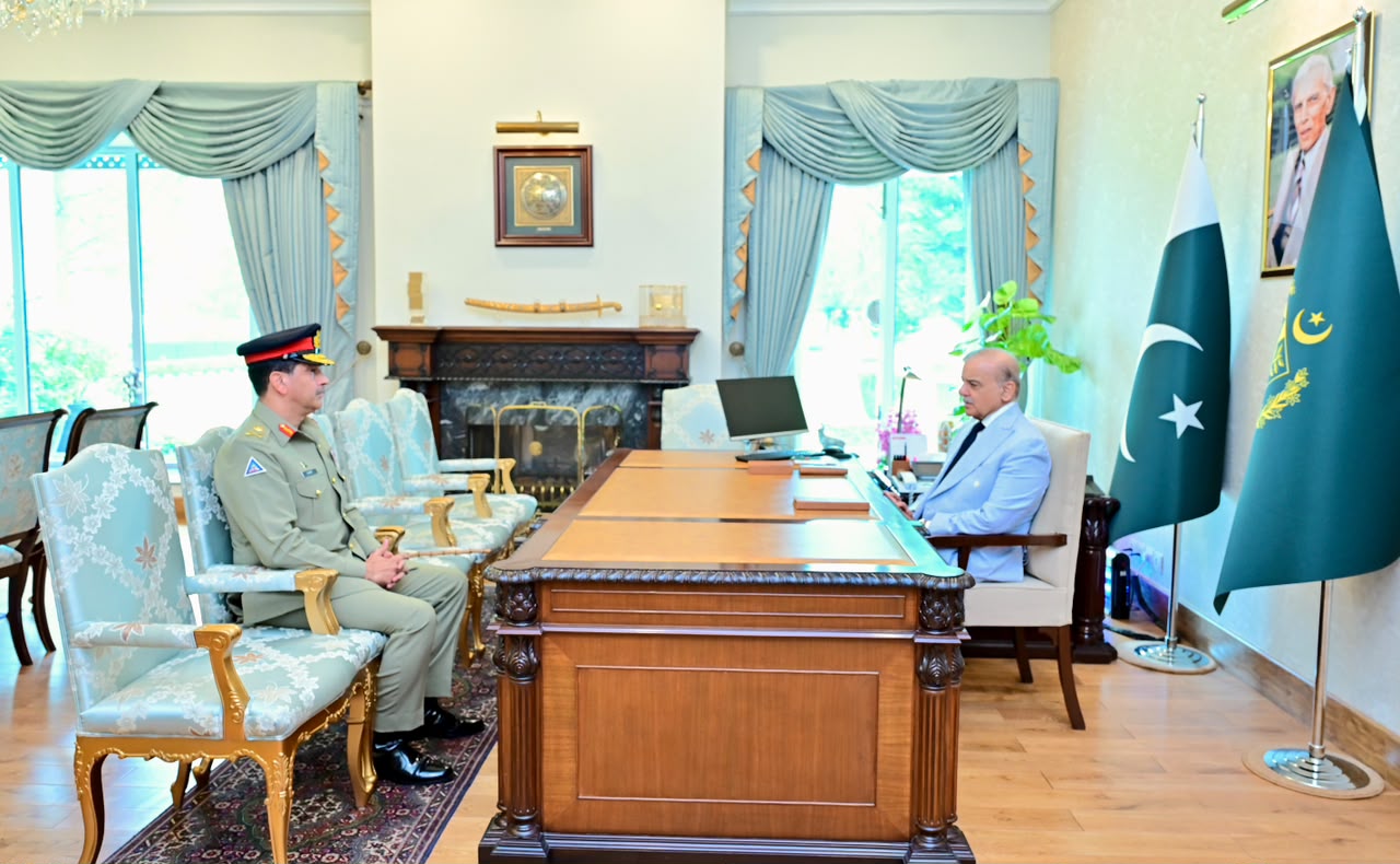 PM Promotes Lt Gen Aamer Raza to Four-Star General, Appoints Him Commander National Strategic Command