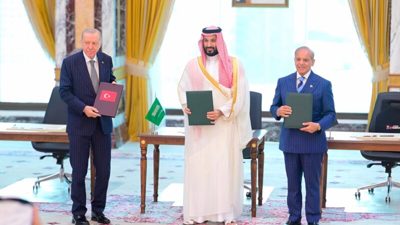 Pakistan, Saudi Arabia and Türkiye Sign Historic Joint Defence Agreement in Makkah
