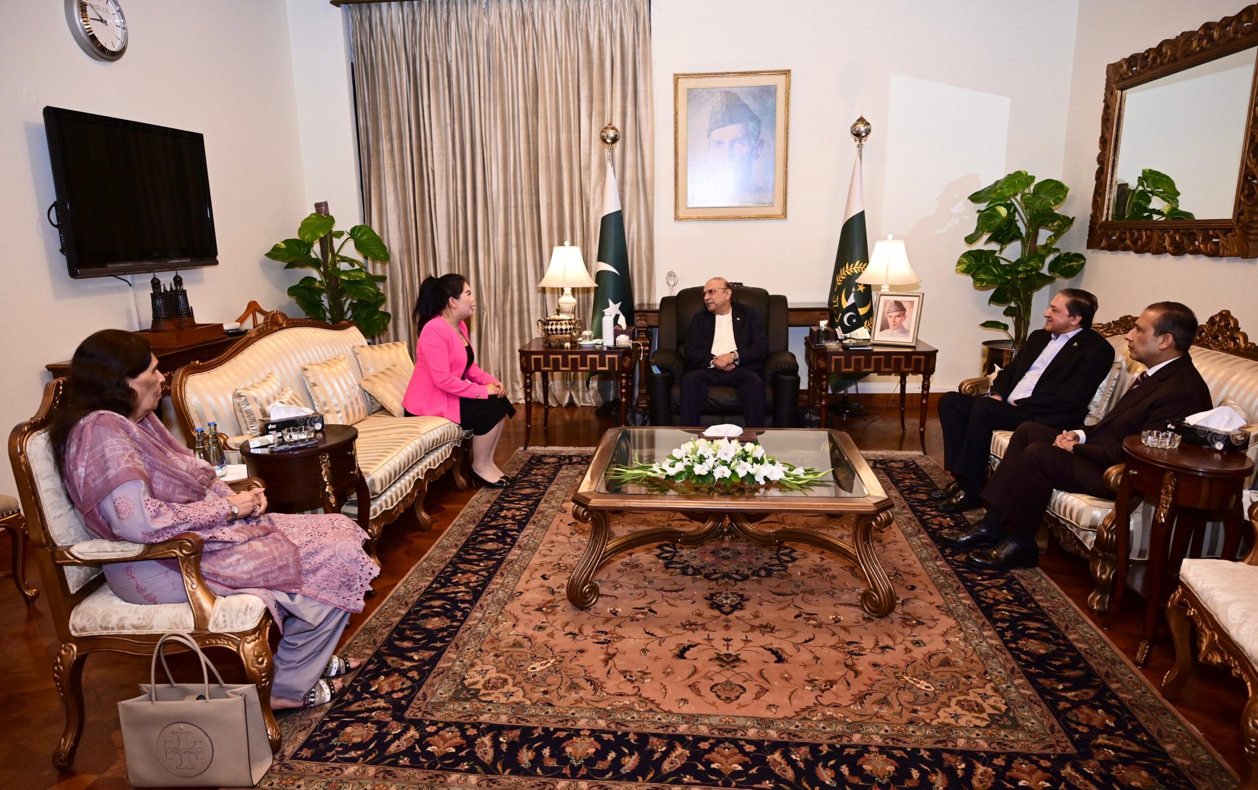 President Zardari for Further Strengthening Pakistan-China Economic and Trade Cooperation