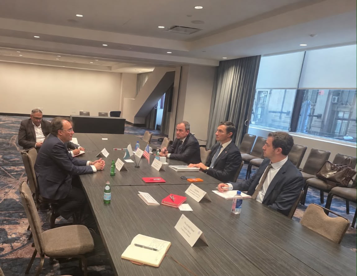 Reko Diq, Aviation and Refinery Upgrades Discussed as Finance Minister Meets US EXIM Bank Chairman