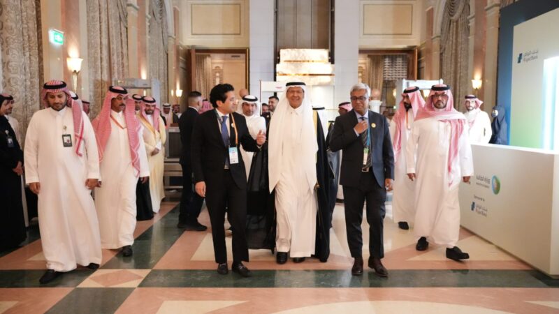 Pakistan Stands with Saudi Arabia, Seeks Energy Diversification and More Investment