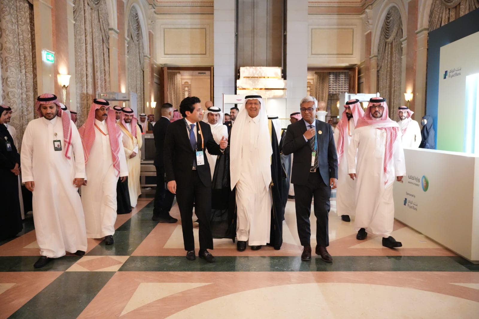 Pakistan Stands with Saudi Arabia, Seeks Energy Diversification and More Investment