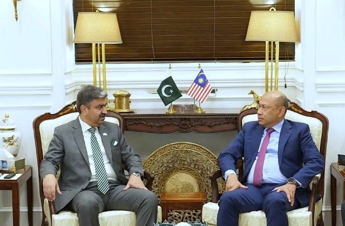 Pakistan, Malaysia reaffirm commitment to strengthen defence, security cooperation